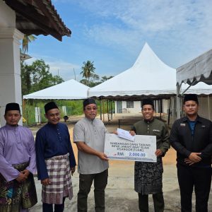 Sumbangan Bencana Banjir Tabung Infak Jariah Umat Islam Selangor (Tijari) Melalui Pejabat Agama Islam Daerah (Paid) Di Kg Desa Putra