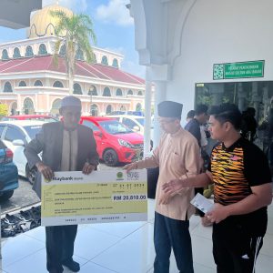 SESI PENYERAHAN SUMBANGAN BAKI KUTIPAN BENCANA BANJIR PAHANG KEPADA JABATAN AGAMA ISLAM PAHANG (JAIP)