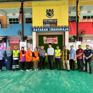 TABUNG INFAK JARIAH UMAT ISLAM SELANGOR (TIJARI) SALUR BANTUAN BENCANA DANA KASIH UMMAH KEPADA INSTITUSI AGAMA DAN MANGSA BANJIR DI NEGERI SELANGOR